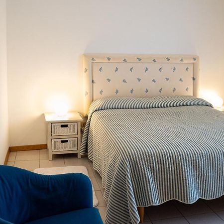Elegant Apartment In Residence With Pool Acireale Exterior foto